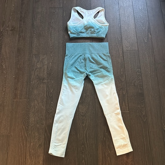 Gymshark blue ombre seamless bra and legging set - Picture 4 of 5